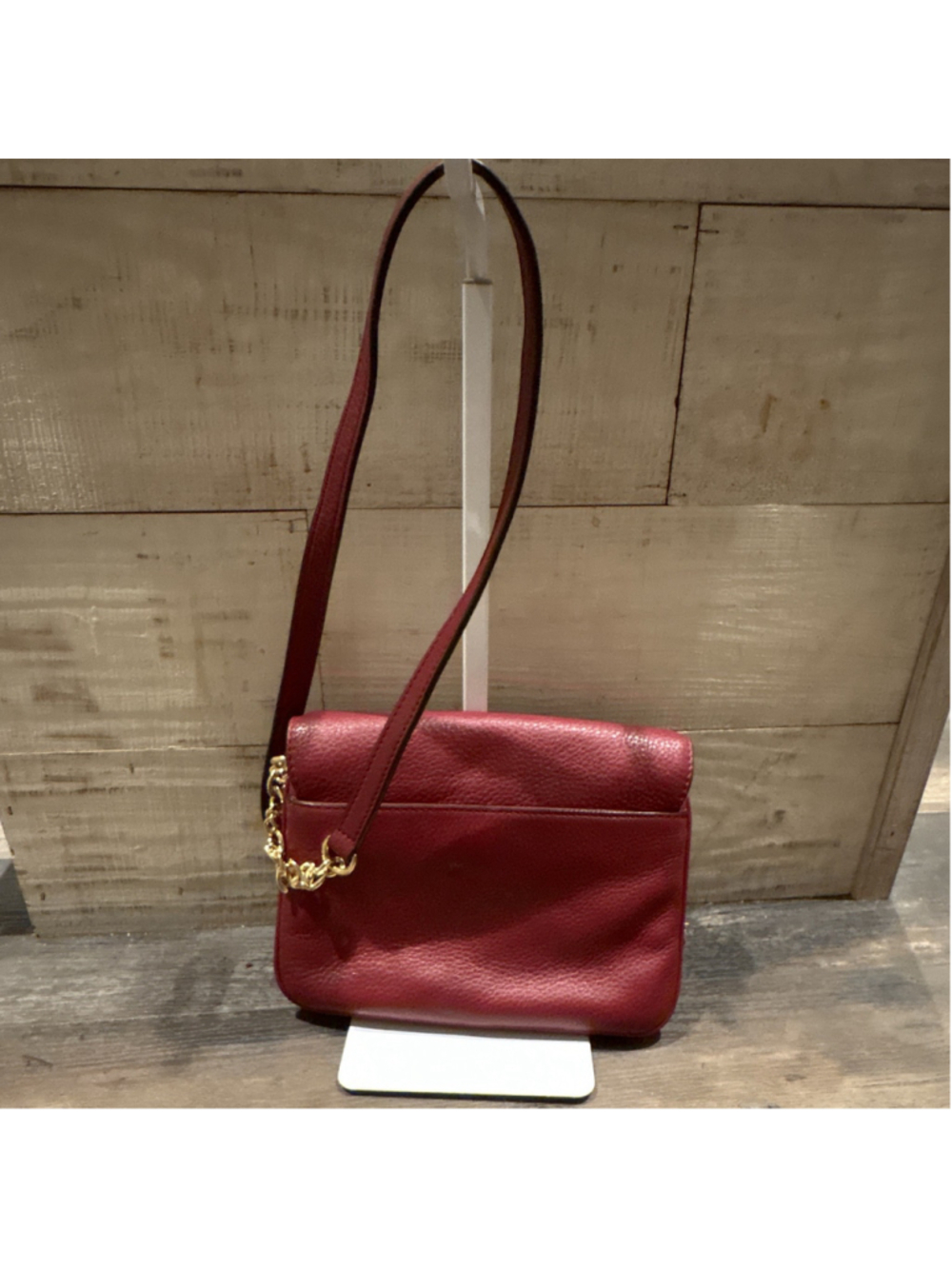Michael Kors Red Pebbled Crossbody Bag Gold Hardware Magnetic Flap Chain Strap - Picture 5 of 8